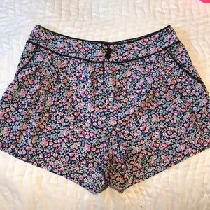 H&M floral high waisted shorts Size 8